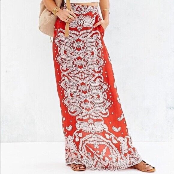 Staring at Stars Dresses & Skirts - Staring at Stars Maxi skirt Boho Peasant Festival hippie M paisley print casual